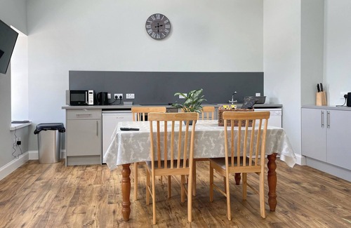 Newton Stewart Cottage | Cozy 2-Bedroom Accommodation with Oceanfront Views