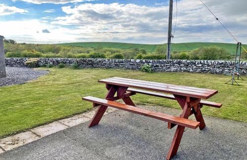 Newton Stewart House | Galloway Farmstay: Pet and Child Friendly Retreat
