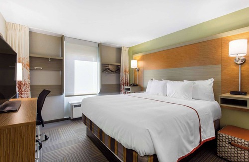 Columbia Hotel | Discover Gallus Stadium Park Inn with Family-Friendly Amenities