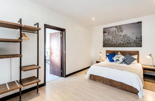 Windhoek Bed & Breakfast | Discover Galton House: 4-Star Haven with Pool & Dining