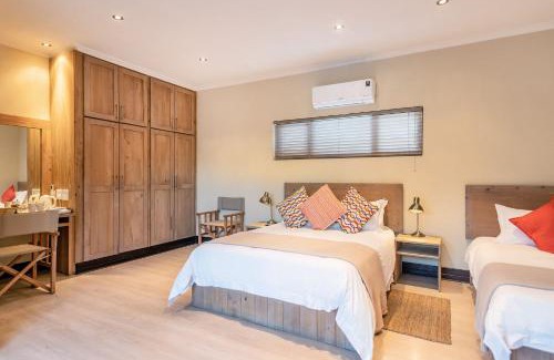 Windhoek Bed & Breakfast | Discover Galton House: 4-Star Haven with Pool & Dining
