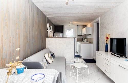 Cleder House | Cozy Galv Ar Mor: Ideal Family Getaway Near the Beach