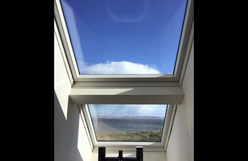 Galway House | Oceanfront 4-Bedroom Retreat in Barna, Ideal for Pets