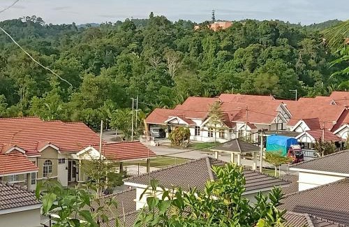 Gambang House | Discover Gambang Homestay: Family-Friendly & Accessible