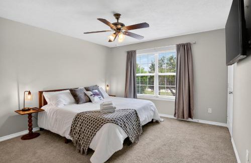 College Station House | Game Day Getaway Near Texas A&M home