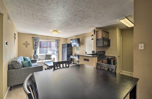 College Station Condo | Game Day Retreat: Pool Access & Proximity to Texas A&M
