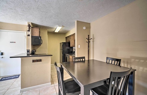 College Station Condo | Game Day Retreat: Pool Access & Proximity to Texas A&M