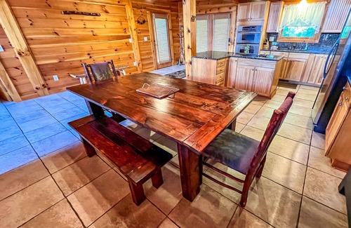 Grassy Creek Cabin | Inviting Dream Mtn Lodge: Scenic Views & Hot Tub Retreat