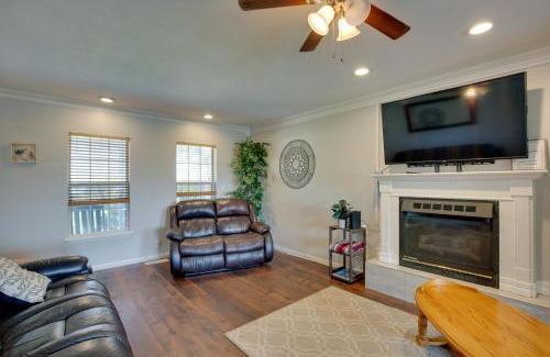 Dennis House | Scenic Granbury Lake Retreat with Deck and Child-Friendly Space