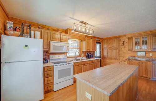 Banner Elk House | Inviting Banner Elk Cabin with Game Room & Mountain Views