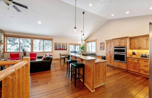 Pioneer Trail Cabin | Ideal Retreat with Game Room, Hot Tub & Lake Access
