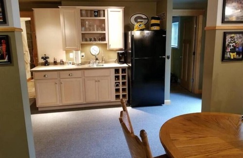 Howard Apartment | Experience Comfort and Ocean Views - Rated 10/10!