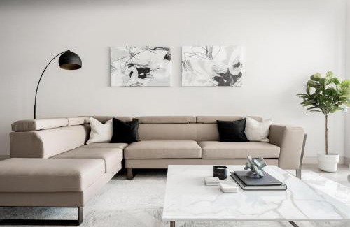Jefferson Park House | Gameday Oasis with Private Balcony in Jefferson Park