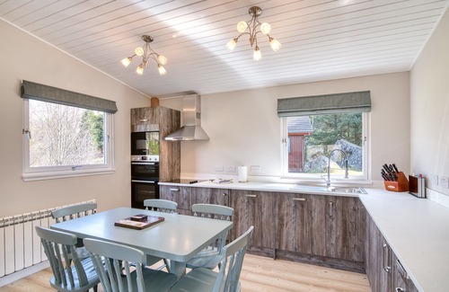 Crianlarich Ski Chalet | Discover Gamekeeper Chalet: Family-Friendly & Pet Welcoming