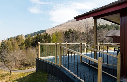 Crianlarich Ski Chalet | Discover Gamekeeper Chalet: Family-Friendly & Pet Welcoming