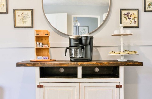 Anniston House | Ultimate GAMEROOM Getaway: 4BR Home with Pool & Sunroom