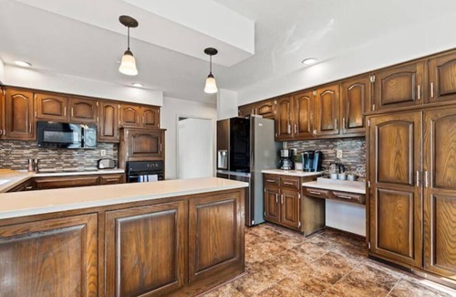 Blue Springs Villa | Unwind with Games Room, Pool & Golf Course Views