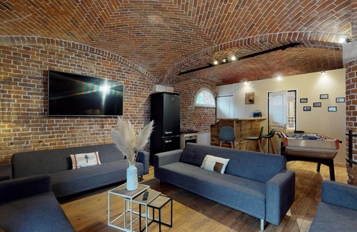 Talmas Cottage | Inviting Games Room Retreat for 6 near Amiens