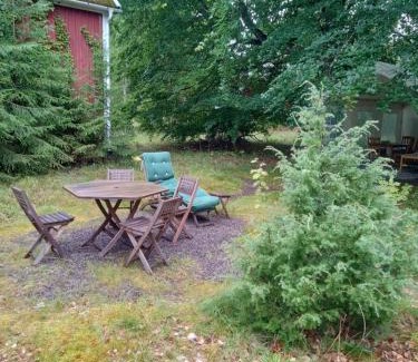 Lenhovda Apartment | Inviting Stay at Gamla Lärarbostaden with Hot Tub & Breakfast