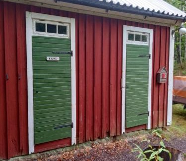 Lenhovda Apartment | Inviting Stay at Gamla Lärarbostaden with Hot Tub & Breakfast