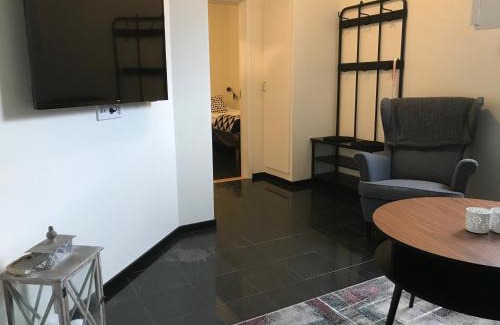 Borgholm House | Charming Gamla Televerket B&B with Breakfast & Family Amenities