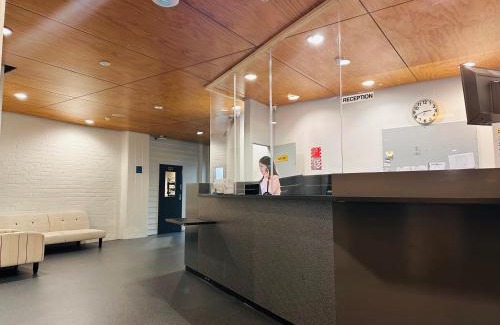 Auckland Central Business District Hotel | Budget-Friendly Gamma Hotel with Breakfast and Kitchen Access
