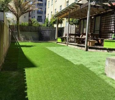 Auckland Central Business District Hotel | Budget-Friendly Gamma Hotel with Breakfast and Kitchen Access