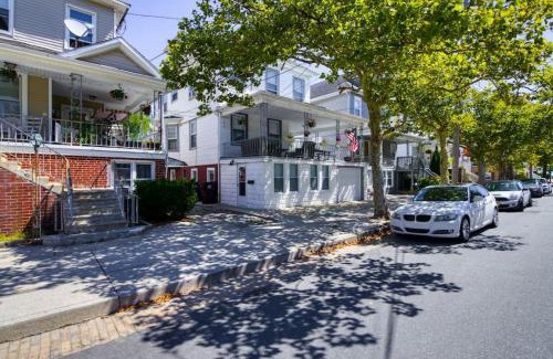 Ventnor City House | Experience Ocean Views at Gammys Beach Bungalow