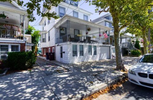 Ventnor City House | Experience Ocean Views at Gammys Beach Bungalow