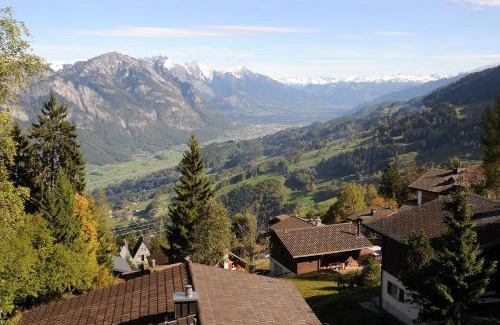 Flums Apartment | Gampergalt - Family-Friendly Stay with a Relaxing Pool