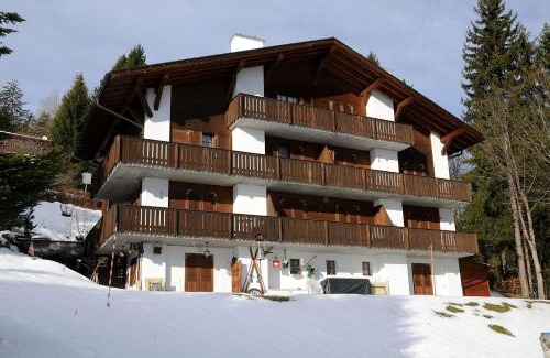 Flums Apartment | Gampergalt - Family-Friendly Stay with a Relaxing Pool