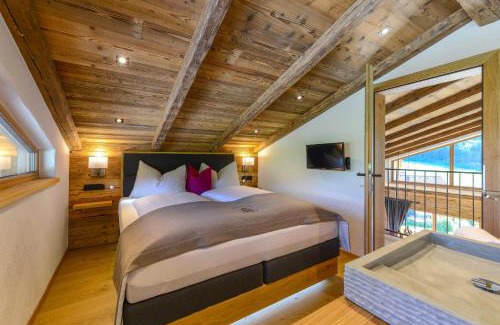 Goldegg Ski Chalet | Gams Lodge: Family-Friendly Retreat with Hot Tub & Kitchen