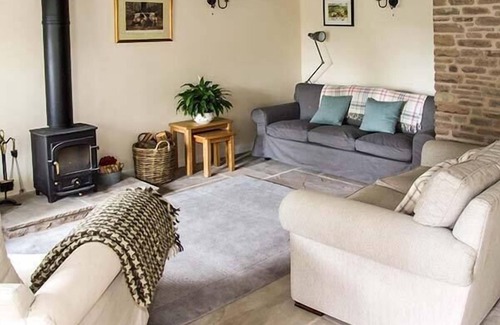 Redbrook Cottage | Pet-Friendly Ganarew Cottage in Whitchurch: Guest Rated 10/10