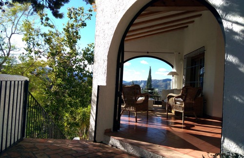 Real de Gandia Villa | Discover Gandia: Unwind by Sea and Mountain with Pool Access