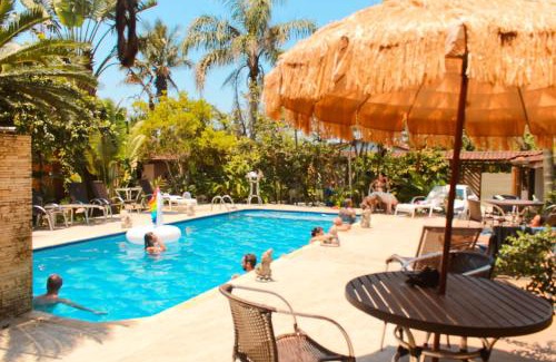 Boraceia Cabin | Pet-Friendly Retreat at Ganesh Chalés with Ocean Views