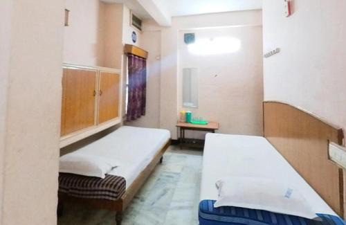 Tirupati Hotel | Affordable Family-Friendly Stay at Ganesh Lodge
