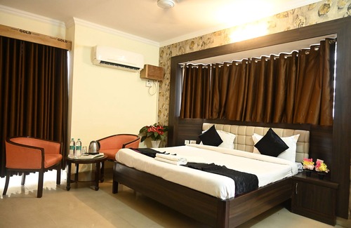 Varanasi House | Ganga Darshanam Guest House: Family-Friendly Retreat Awaits