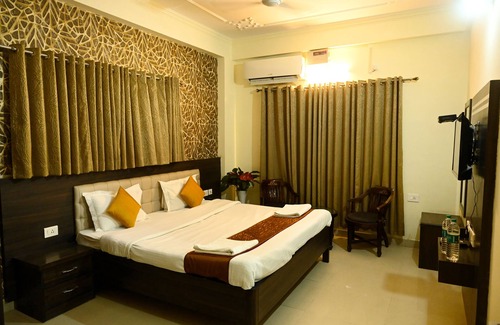 Varanasi House | Ganga Darshanam Guest House: Family-Friendly Retreat Awaits