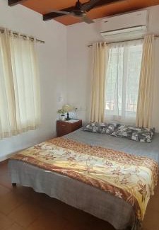 Thalassery Ski Chalet | Cozy Gagadharam Tiny House with Pool & Pet-Friendly Options