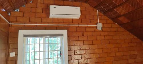 Thalassery Ski Chalet | Cozy Gagadharam Tiny House with Pool & Pet-Friendly Options