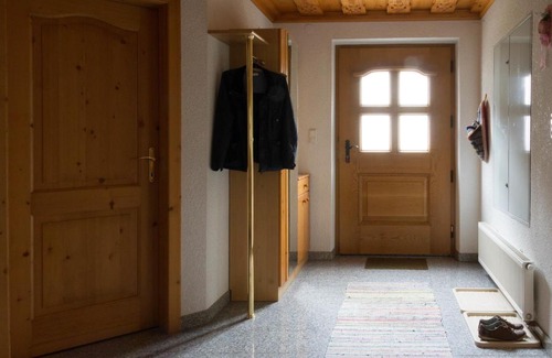 Wintersdorf Apartment | Pet-Friendly Retreat at Ganhör - Fam. Kaar with Breakfast