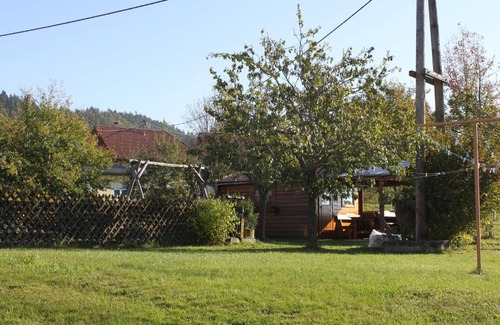 Wintersdorf Apartment | Pet-Friendly Retreat at Ganhör - Fam. Kaar with Breakfast