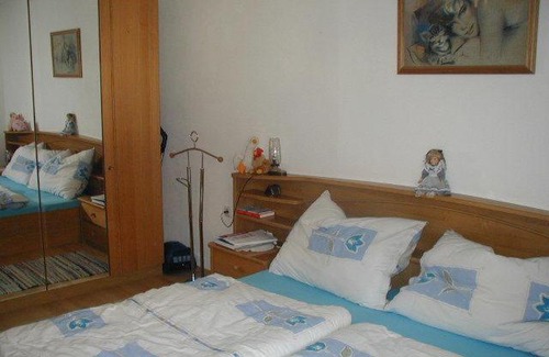 Wintersdorf Apartment | Pet-Friendly Retreat at Ganhör - Fam. Kaar with Breakfast