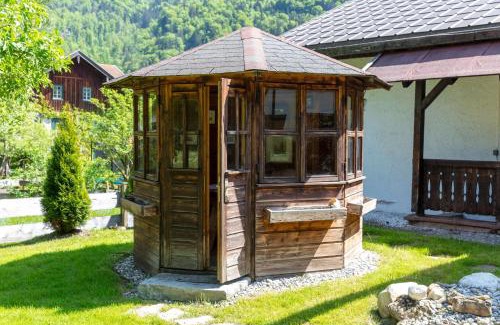 Unterwoessen House | Cozy Retreat with Garden and Private Sauna - Rated 9.3/10