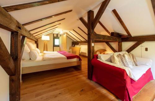 Unterwoessen House | Cozy Retreat with Garden and Private Sauna - Rated 9.3/10