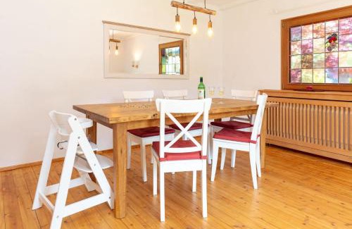 Unterwoessen House | Cozy Retreat with Garden and Private Sauna - Rated 9.3/10