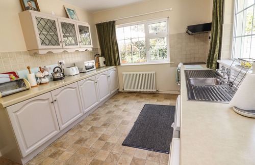 Ardnatrush Cottage | Family-Friendly GAP OF DUNLOE in Beaufort, County Kerry