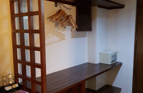 Balanga Bed & Breakfast | Budget-Friendly GAP Plaza Hotel with Restaurant & Breakfast