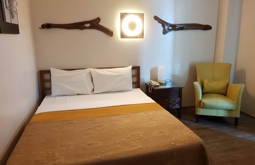 Balanga Bed & Breakfast | Budget-Friendly GAP Plaza Hotel with Restaurant & Breakfast
