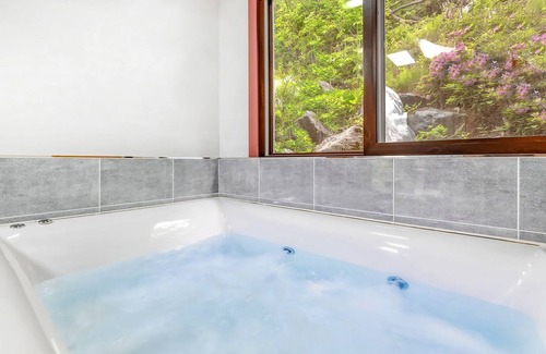 Sang House | Family-Friendly Gapyeong Citrine Pension with Kitchen Amenities